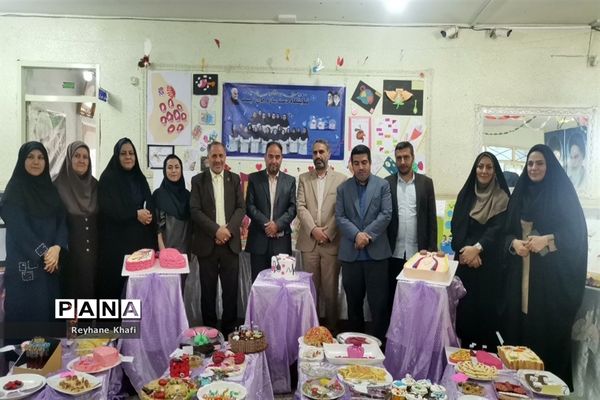 برگزاری جشنواره زیست‌شناسی در دبیرستان کوثر