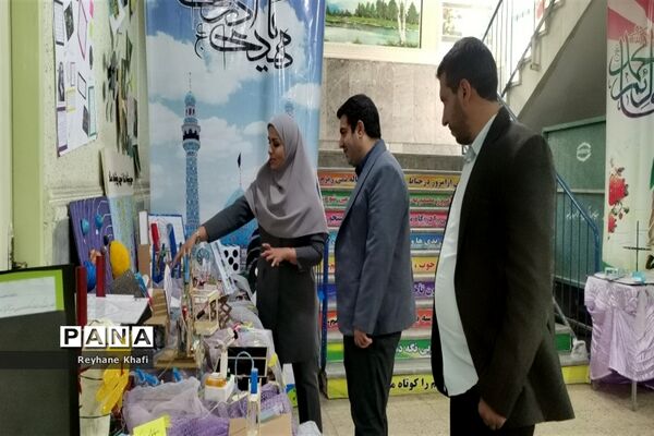 برگزاری جشنواره زیست‌شناسی در دبیرستان کوثر