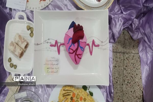 برگزاری جشنواره زیست‌شناسی در دبیرستان کوثر
