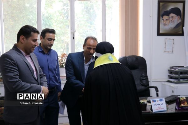 تقدیر از مسئولان اداره‌کل آموزش و پرورش خراسان رضوی در محل کار