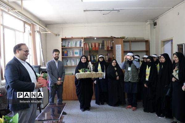 تقدیر از مسئولان اداره‌کل آموزش و پرورش خراسان رضوی در محل کار