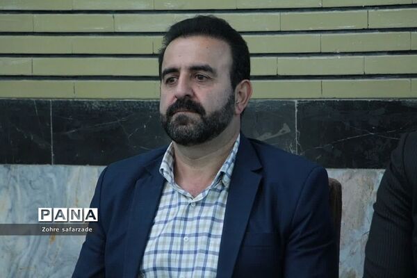 میز خدمت بسیج فرهنگیان آموزش و پرورش رودهن در نماز جمعه