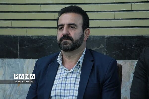 میز خدمت بسیج فرهنگیان آموزش و پرورش رودهن در نماز جمعه