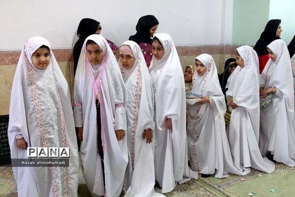 جشن هفته سلامت و تقدیر از مراقبان و سفیران سلامت در مدرسه شهید مرادی ناحیه یک شهرری
