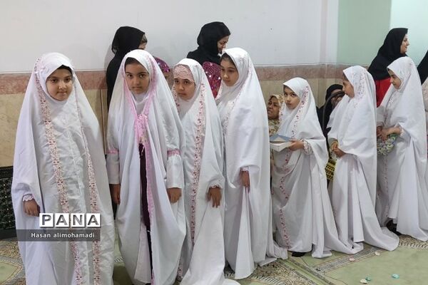جشن هفته سلامت و تقدیر از مراقبان و سفیران سلامت در مدرسه شهید مرادی ناحیه یک شهرری
