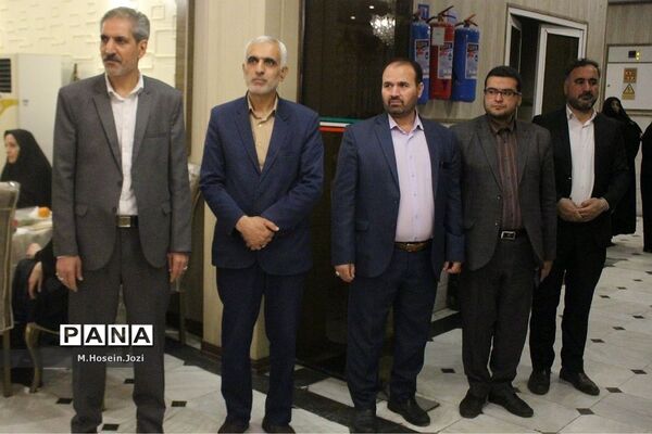 همایش تجلیل از معلمان نمونه ناحیه 3 آموزش و پرورش قم