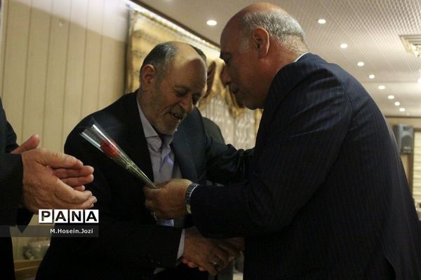 همایش تجلیل از معلمان نمونه ناحیه 3 آموزش و پرورش قم