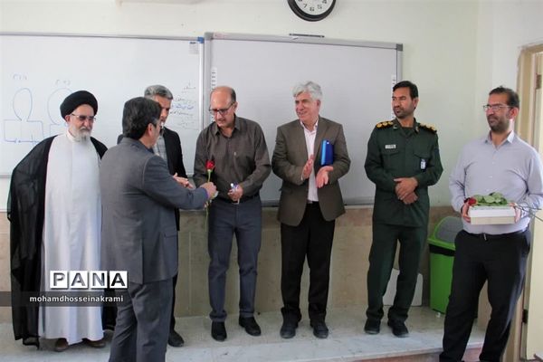 تبریک روز معلم مسئولین شهرستان ابرکوه  به آموزگاران ابرکوهی