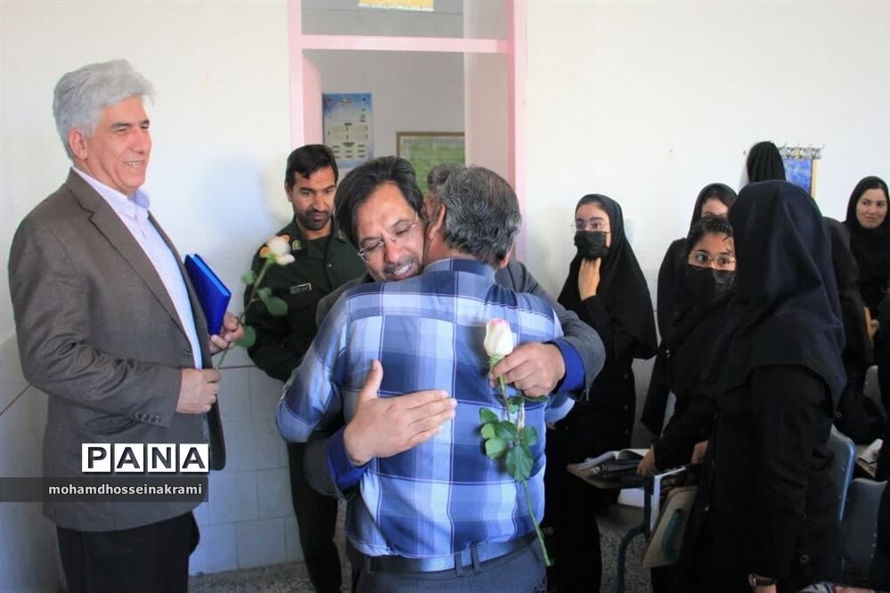 تبریک روز معلم مسئولین شهرستان ابرکوه  به آموزگاران ابرکوهی