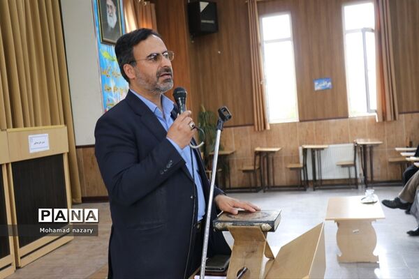سومین نشست یازدهمین دوره مجلس دانش‌آموزی ناحیه ۵مشهدمقدس
