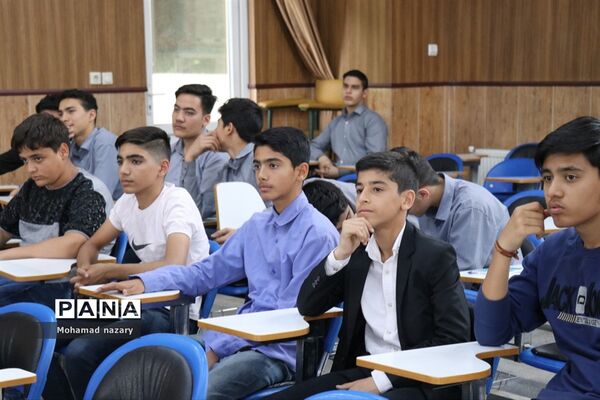 سومین نشست یازدهمین دوره مجلس دانش‌آموزی ناحیه ۵مشهدمقدس
