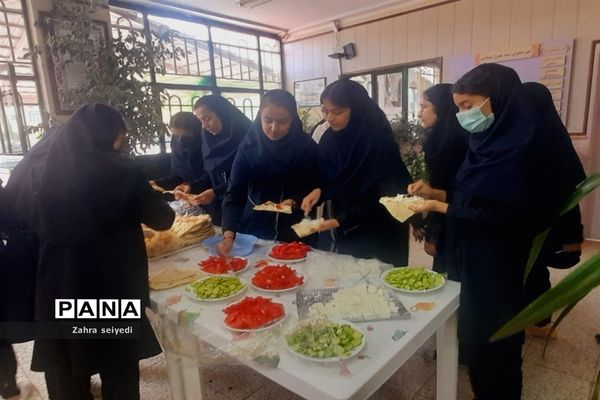 جشن گرامیداشت هفته مقام معلم در مدرسه فاطمه الزهرا