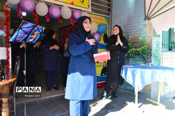برگزاری مراسم روز معلم درمدرسه مهدیه شهرستان‌ شهریار