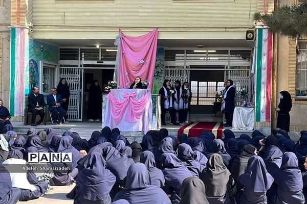 گرامیداشت روز معلم در دبیرستان شاهد تقواپیشگان