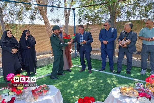 تجلیل از آموزگاران دبستان منتظر قائم خاتم