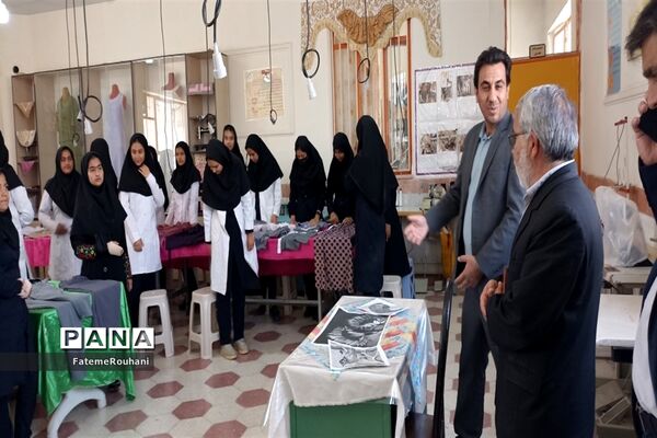 افتتاحیه نمایشگاه آثار و تولیدات هنرجویان هنرستان شهید شهیدی  در خلیل آباد