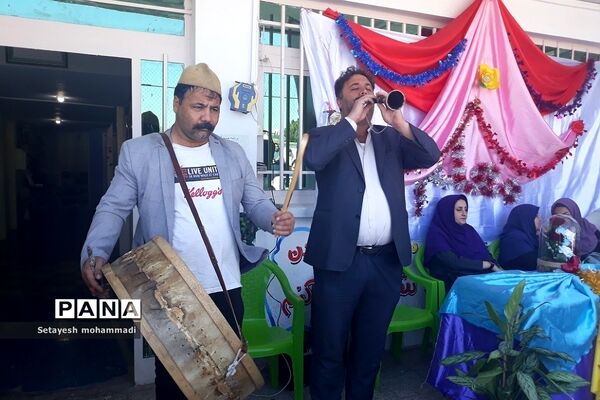 جشن روز معلم در دبستان حضرت زهرا(س)۲ رودهن