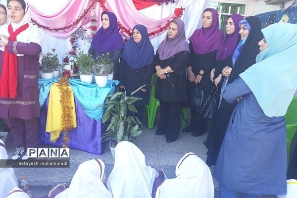 جشن روز معلم در دبستان حضرت زهرا(س)۲ رودهن
