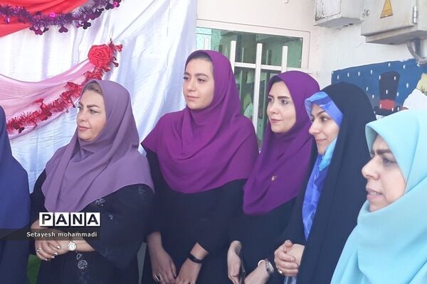 جشن روز معلم در دبستان حضرت زهرا(س)۲ رودهن