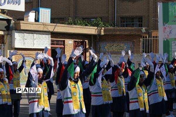 اجرای سرود سپاس معلم توسط اعضای سازمان دانش‌آموزی استان کرمانشاه