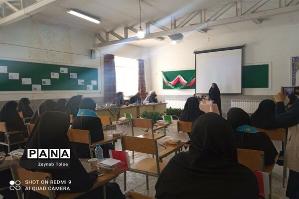 برگزاری دومین جلسه هم‌اندیشی رؤسای شوراهای دانش‌آموزی متوسطه دوم دختر ناحیه پنج