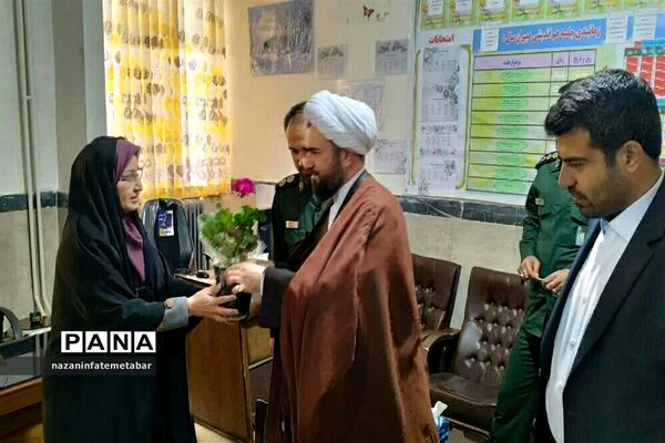 مراسم سپاس معلم در مدارس شهرستان فیروزکوه