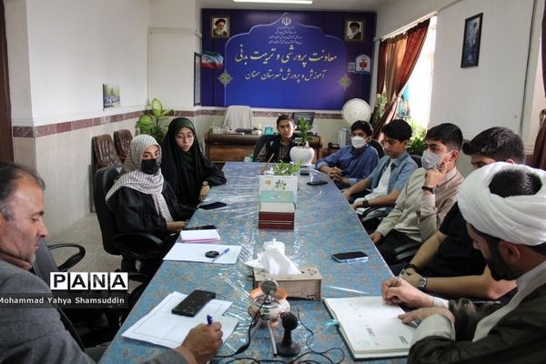 دیدار نمایندگان مجلس دانش‌آموزی سمنان با معاونت پرورشی شهرستان سمنان