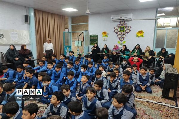 برگزاری مراسم سپاس معلم  در دبستان پسرانه آذر یزدی ناحیه یک