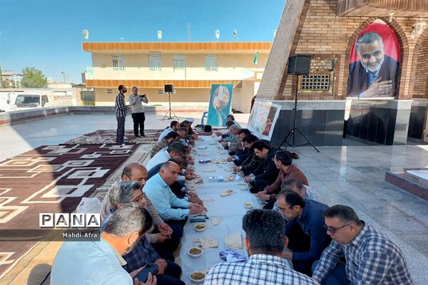 مراسم زیارت عاشورا به مناسبت هفته معلم در کنار مزار مطهر شهدای گمنام بهبهان