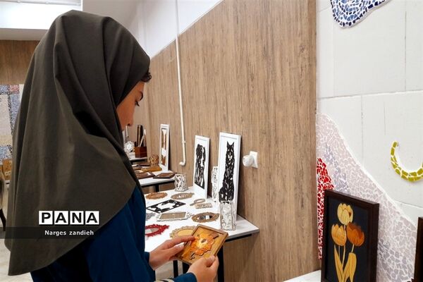 بازدید دانش‌آموزان پایه نهم آموزشگاه احرار از دبیرستان کار و دانش نور ملارد