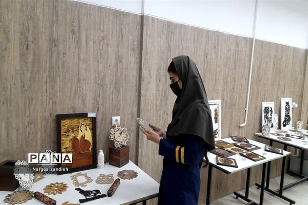 بازدید دانش‌آموزان پایه نهم آموزشگاه احرار از دبیرستان کار و دانش نور ملارد