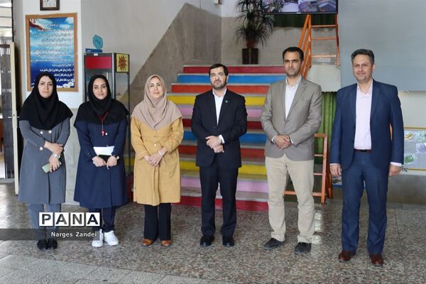 بازدید مدیر آموزش و پرورش شهرستان ملارد از مدارس به مناسبت گرامیداشت روز معلم