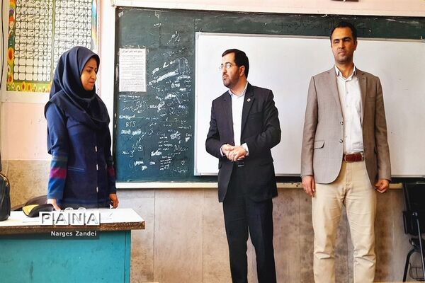 بازدید مدیر آموزش و پرورش شهرستان ملارد از مدارس به مناسبت گرامیداشت روز معلم