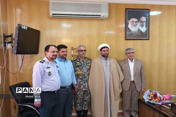 دیدار فرماندهان نظامی و انتظامی با سرپرست آموزش و پرورش بهبهان به مناسبت روز معلم
