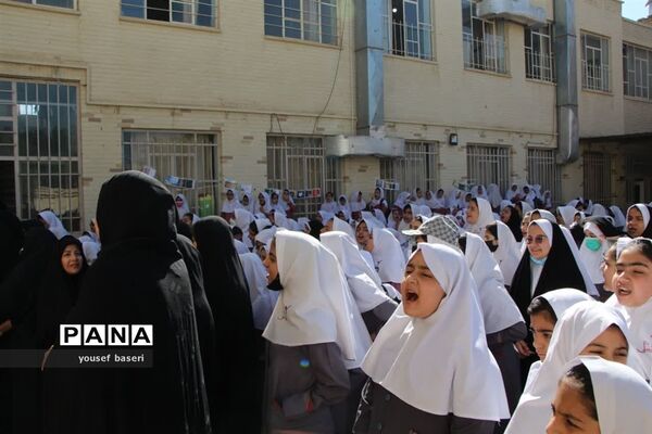 تقدیر از آموزگاران دبستان تفضلی ناحیه ۲ یزد