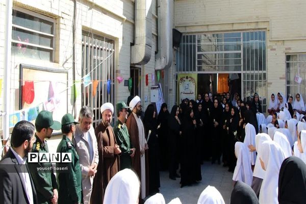 تقدیر از آموزگاران دبستان تفضلی ناحیه ۲ یزد