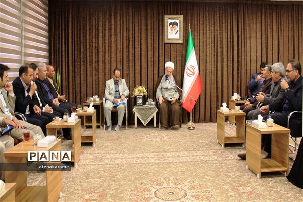 دیدار اعضای ستاد گرامیداشت مقام معلم با نماینده ولی فقیه