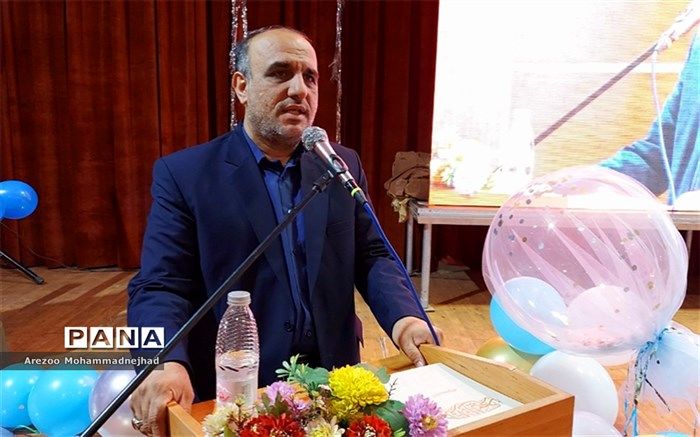 آموزش و پرورش و خانواده، دو کانون مهم در زندگی است