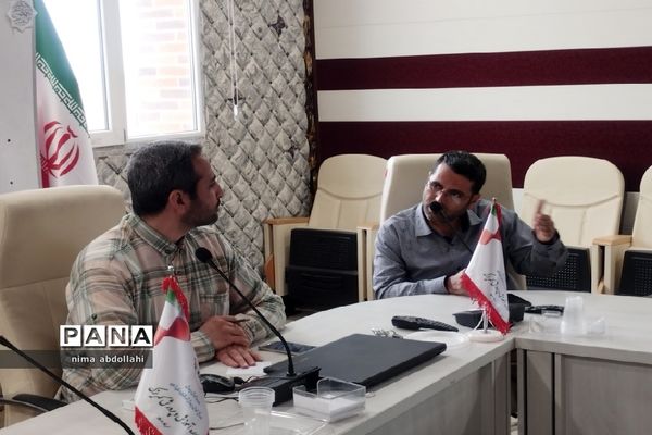 تقدیر و تشکر از داوران و مربیان قرآنی