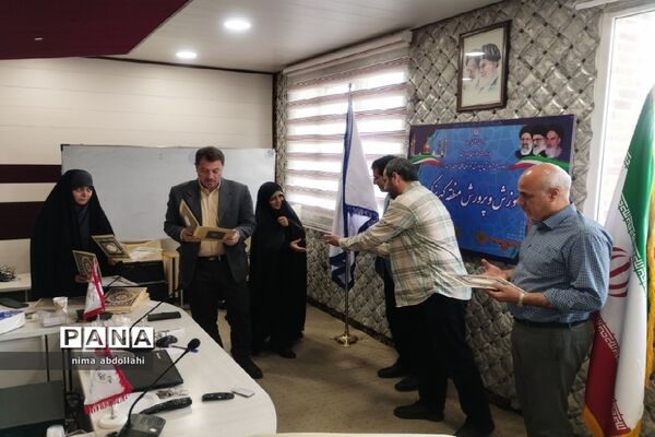 تقدیر و تشکر از داوران و مربیان قرآنی