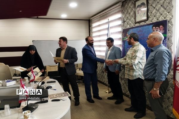 تقدیر و تشکر از داوران و مربیان قرآنی