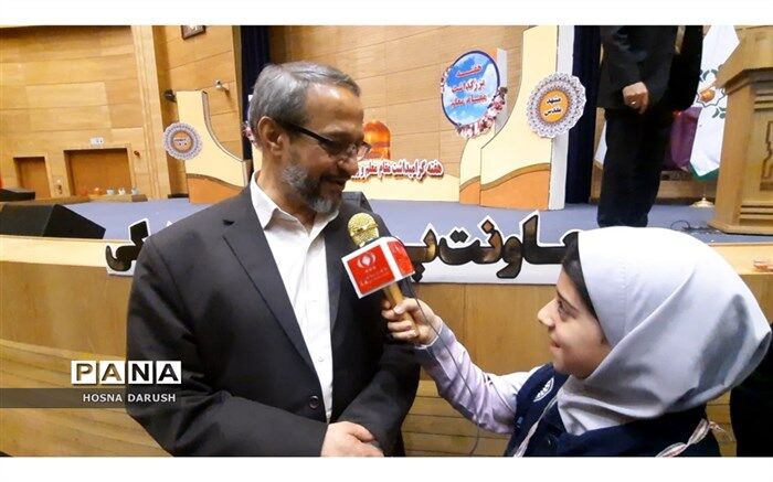 همه دستگاه‌ها باید از مقام و وجودمعلم تقدیر و تشکر کنند
