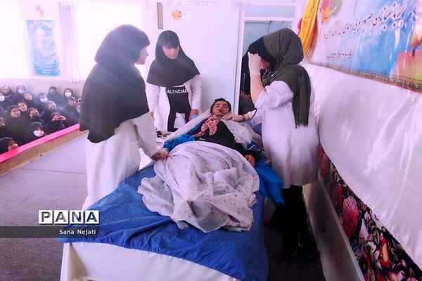 برگزاری جشن روز معلم در دبیرستان شاهد فیض