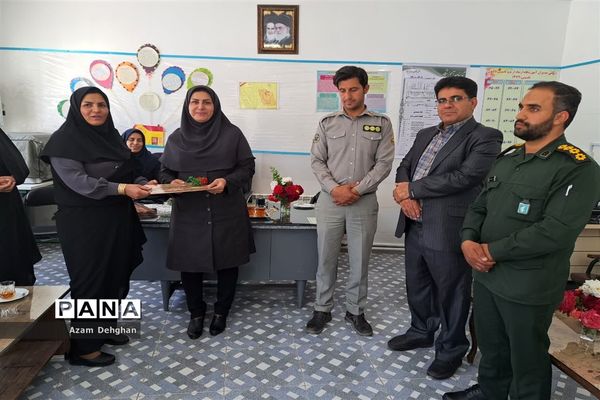 بزرگداشت مقام معلم در مدرسه دخترانه ارشاد خاتم