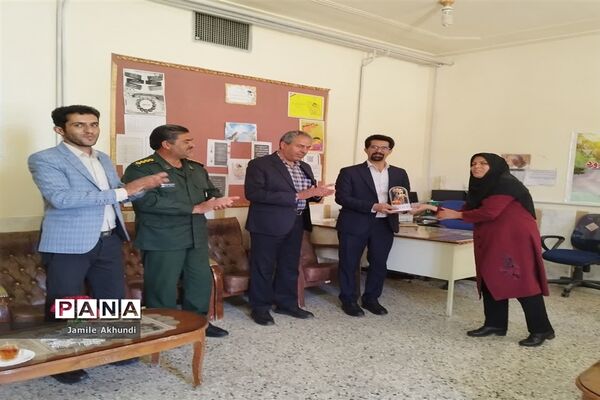 گرامیداشت مقام معلم در دبیرستان متوسطه دوم امیرالمومنین خاتم