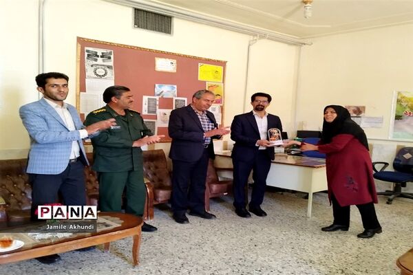 گرامیداشت مقام معلم در دبیرستان متوسطه دوم امیرالمومنین خاتم