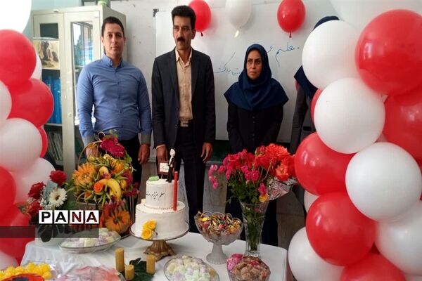 جشن روز معلم در دبستان شهید نواب صفوی خاتم