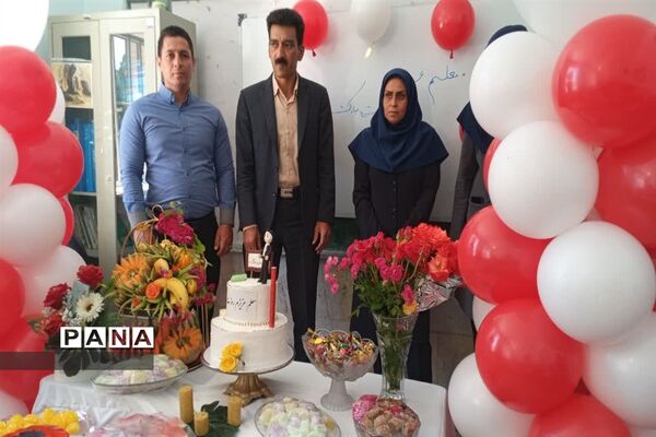 جشن روز معلم در دبستان شهید نواب صفوی خاتم