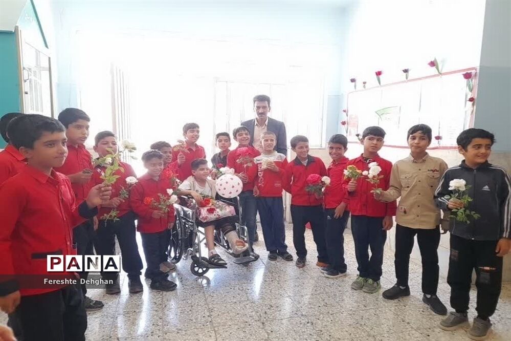 جشن روز معلم در دبستان شهید نواب صفوی خاتم