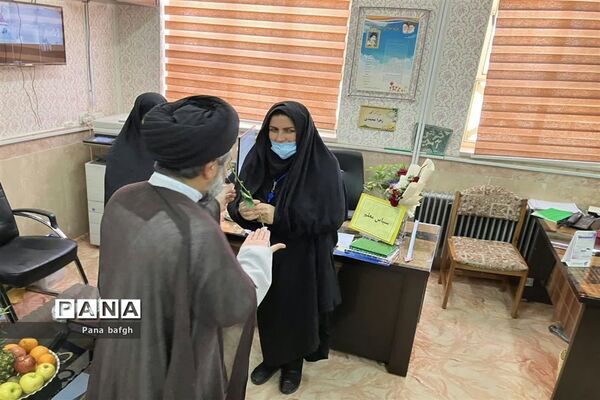 تقدیر از مقام شامخ معلم در بافق